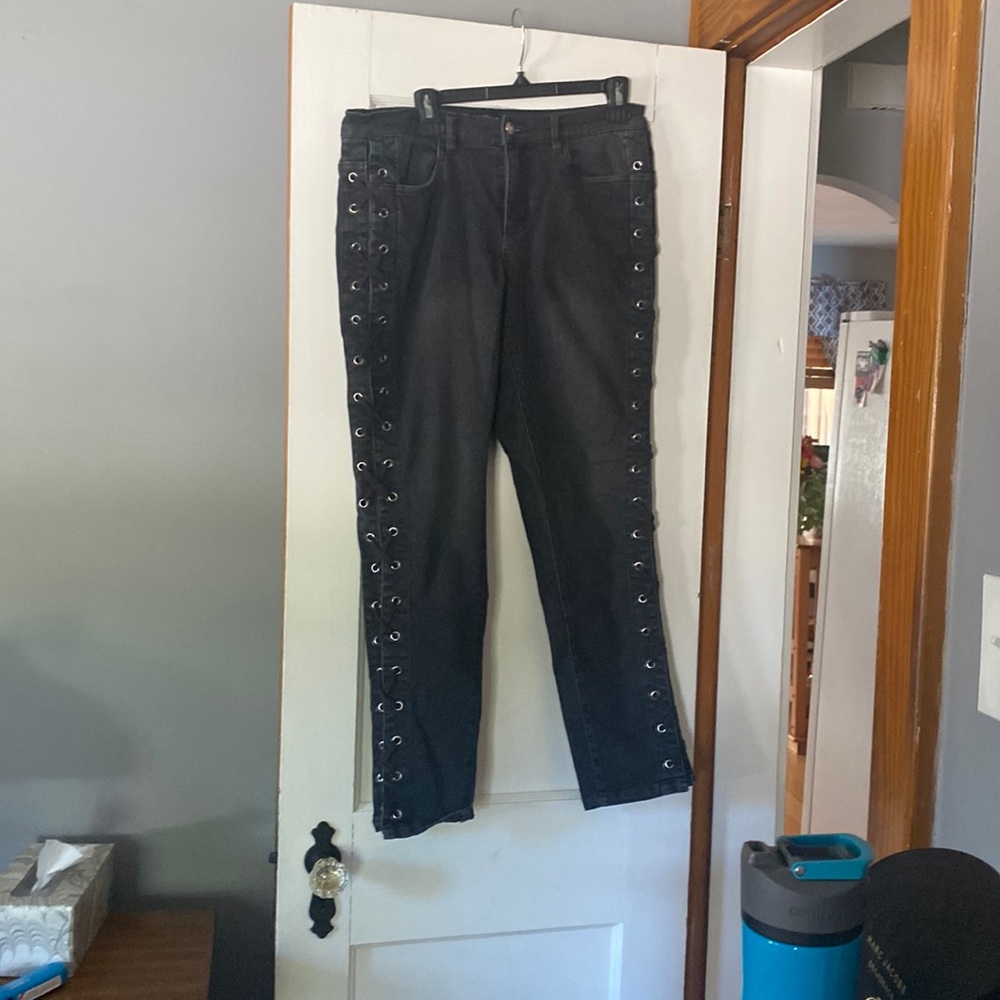 Venus washed black jeans